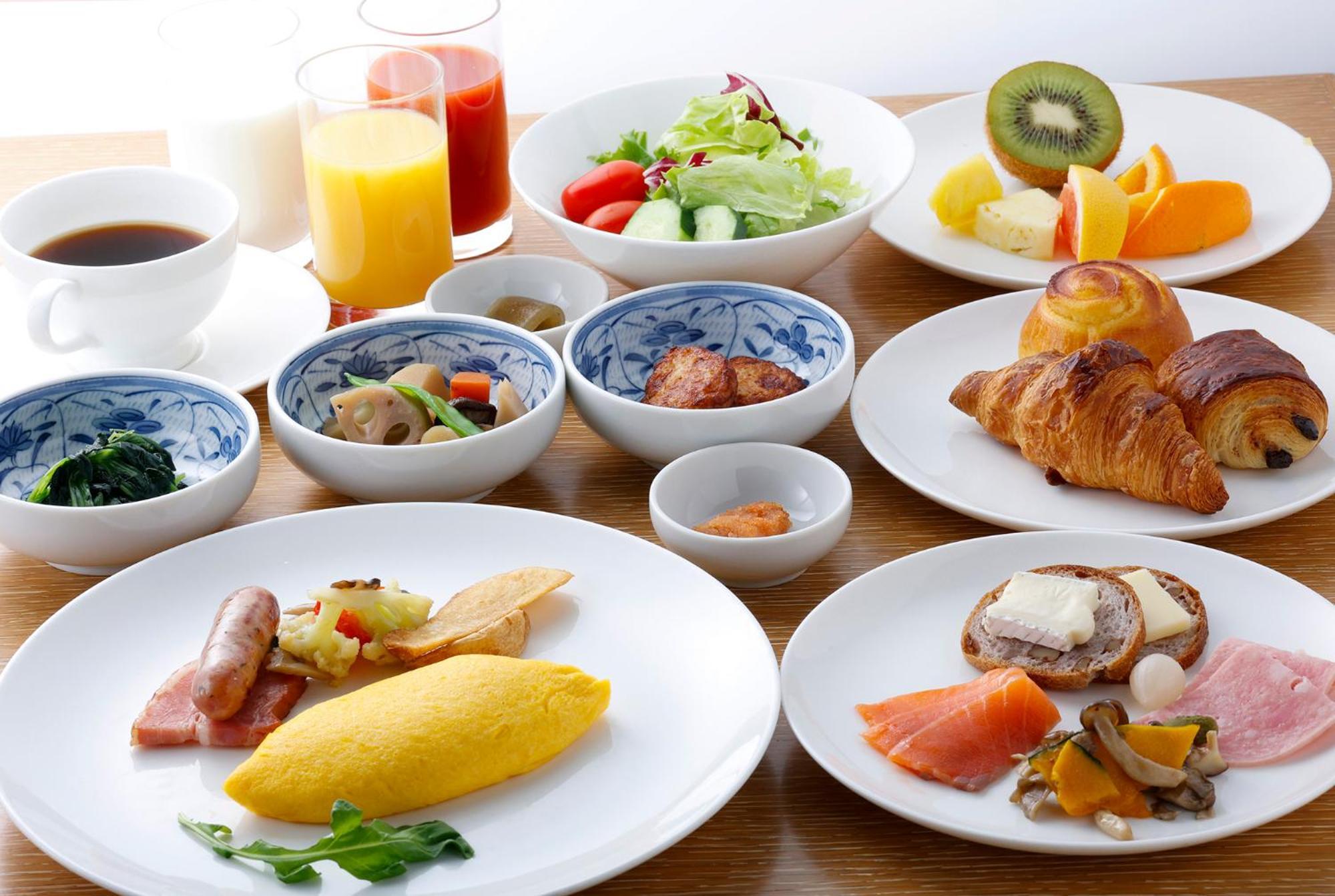 Hotel Okura Fukuoka Fukuoka  Kültér fotó A Japanese breakfast