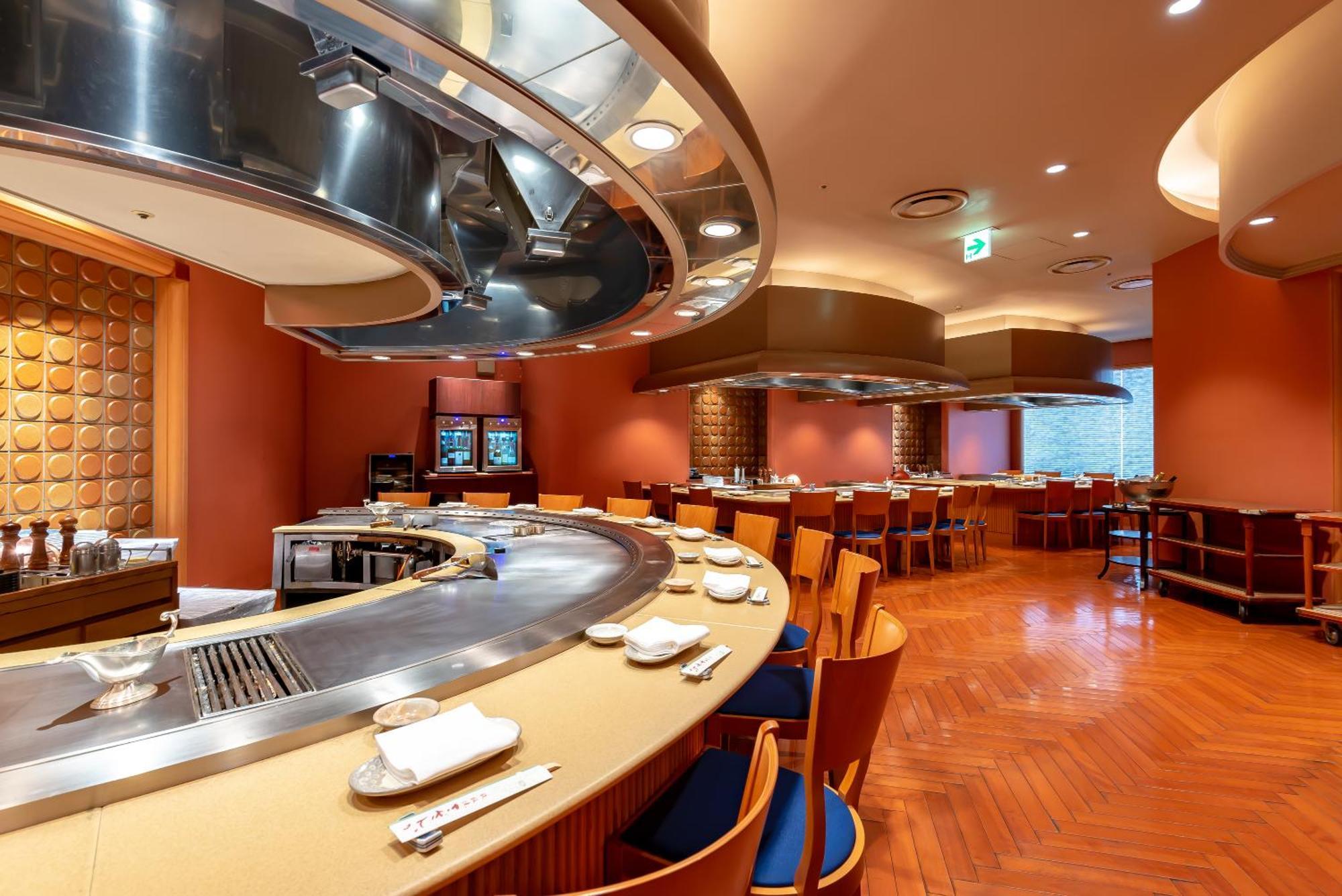 Hotel Okura Fukuoka Fukuoka  Kültér fotó Interior of a sushi-go-round