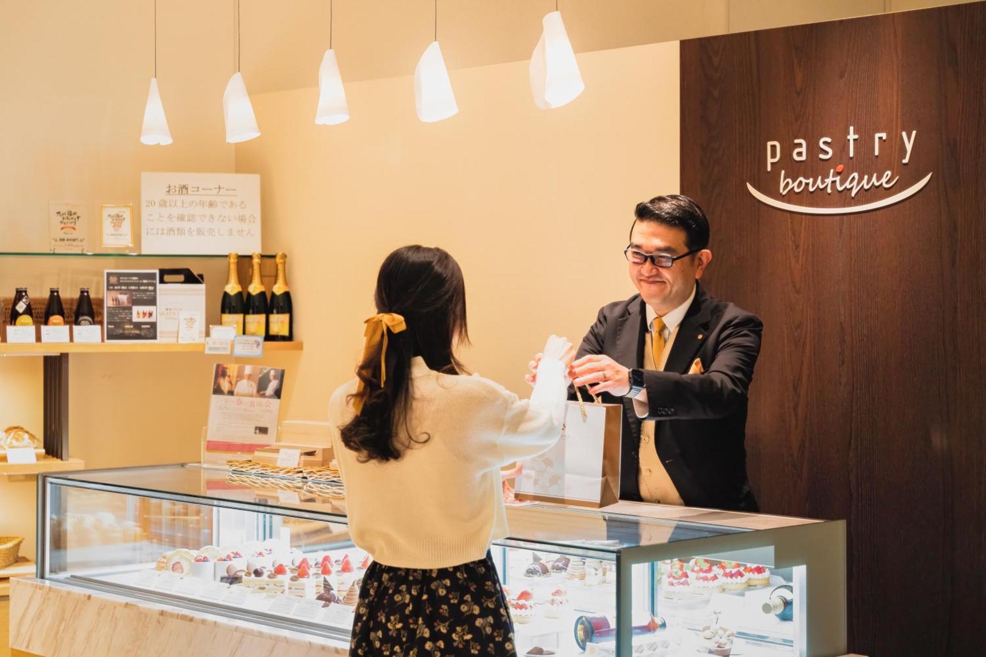 Hotel Okura Fukuoka Fukuoka  Kültér fotó A pastry boutique in Japan