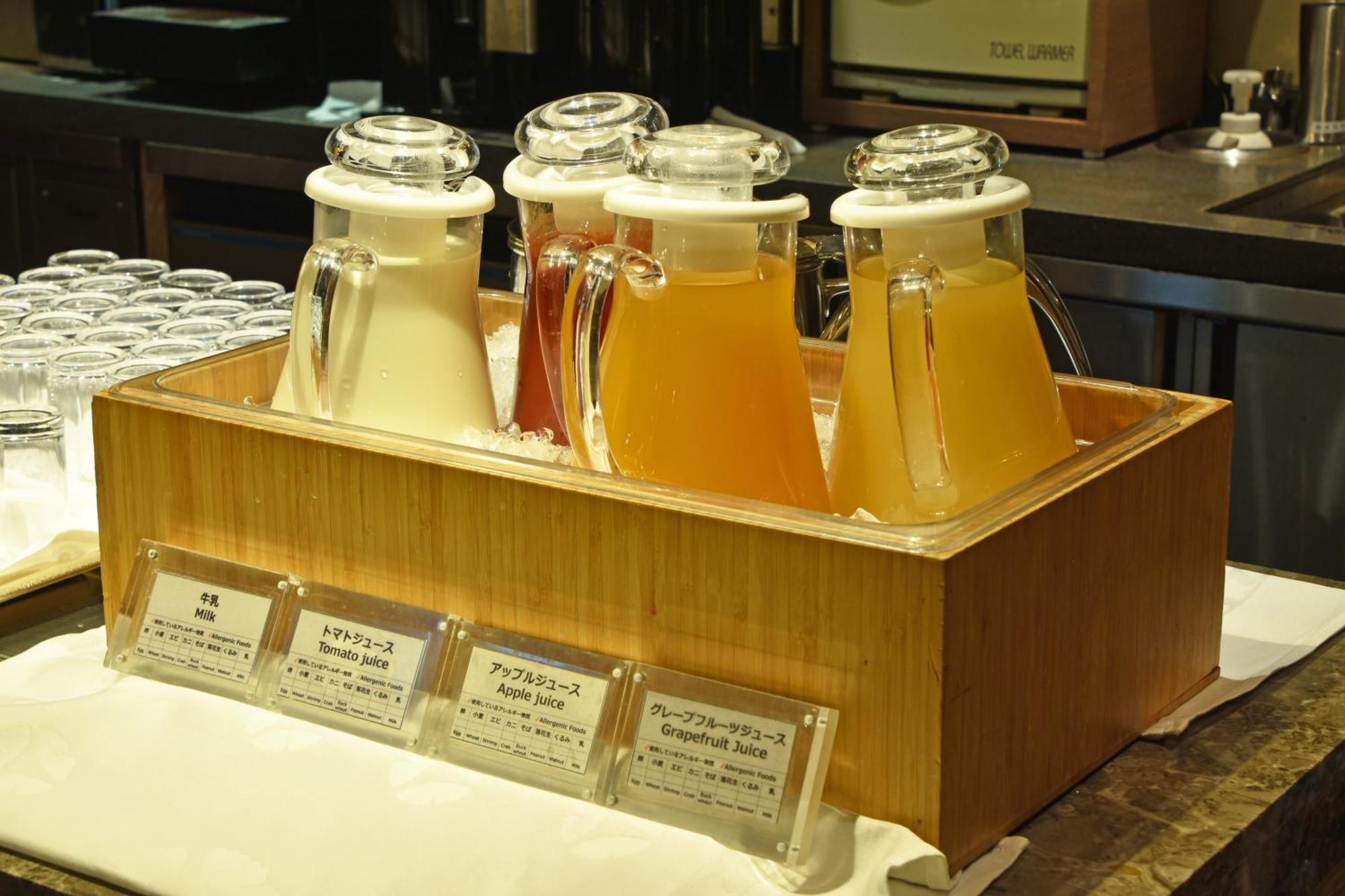 Hotel Okura Fukuoka Fukuoka  Kültér fotó Bottles of Japanese tea