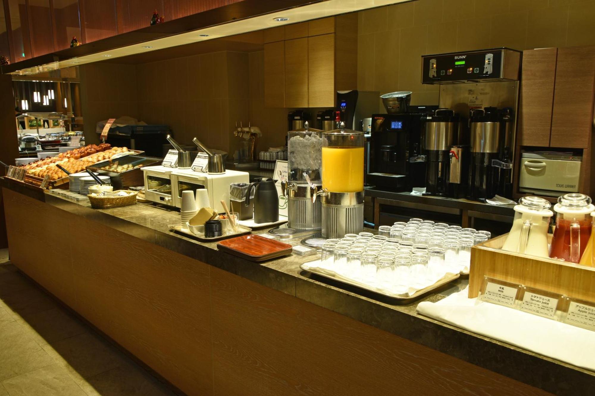 Hotel Okura Fukuoka Fukuoka  Kültér fotó A buffet at a hotel
