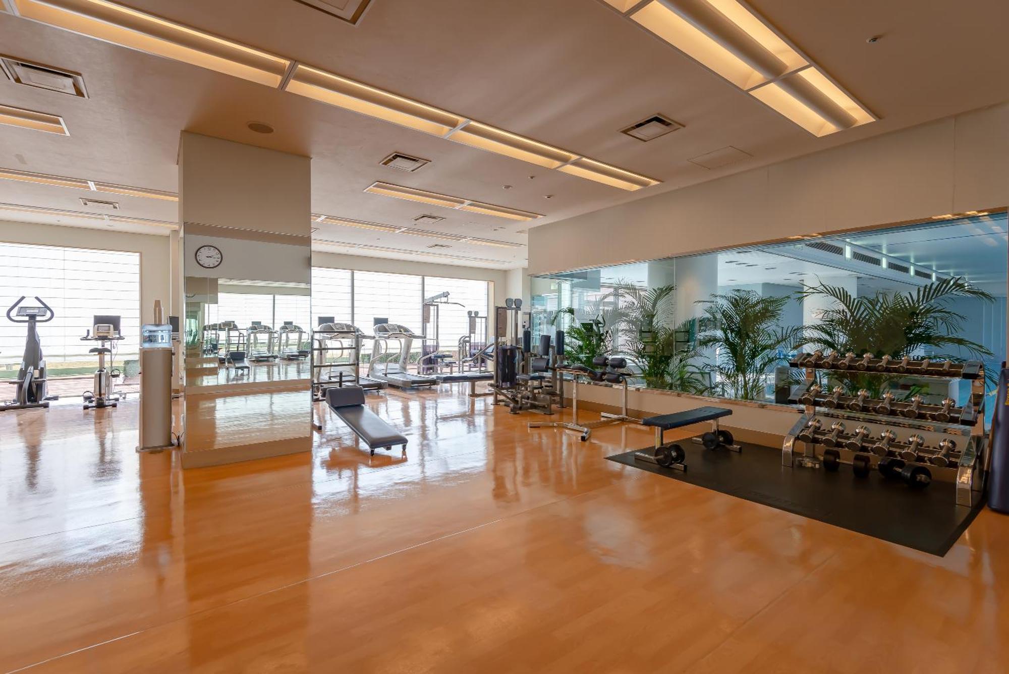 Hotel Okura Fukuoka Fukuoka  Kültér fotó The gym at the Ritz-Carlton, Osaka