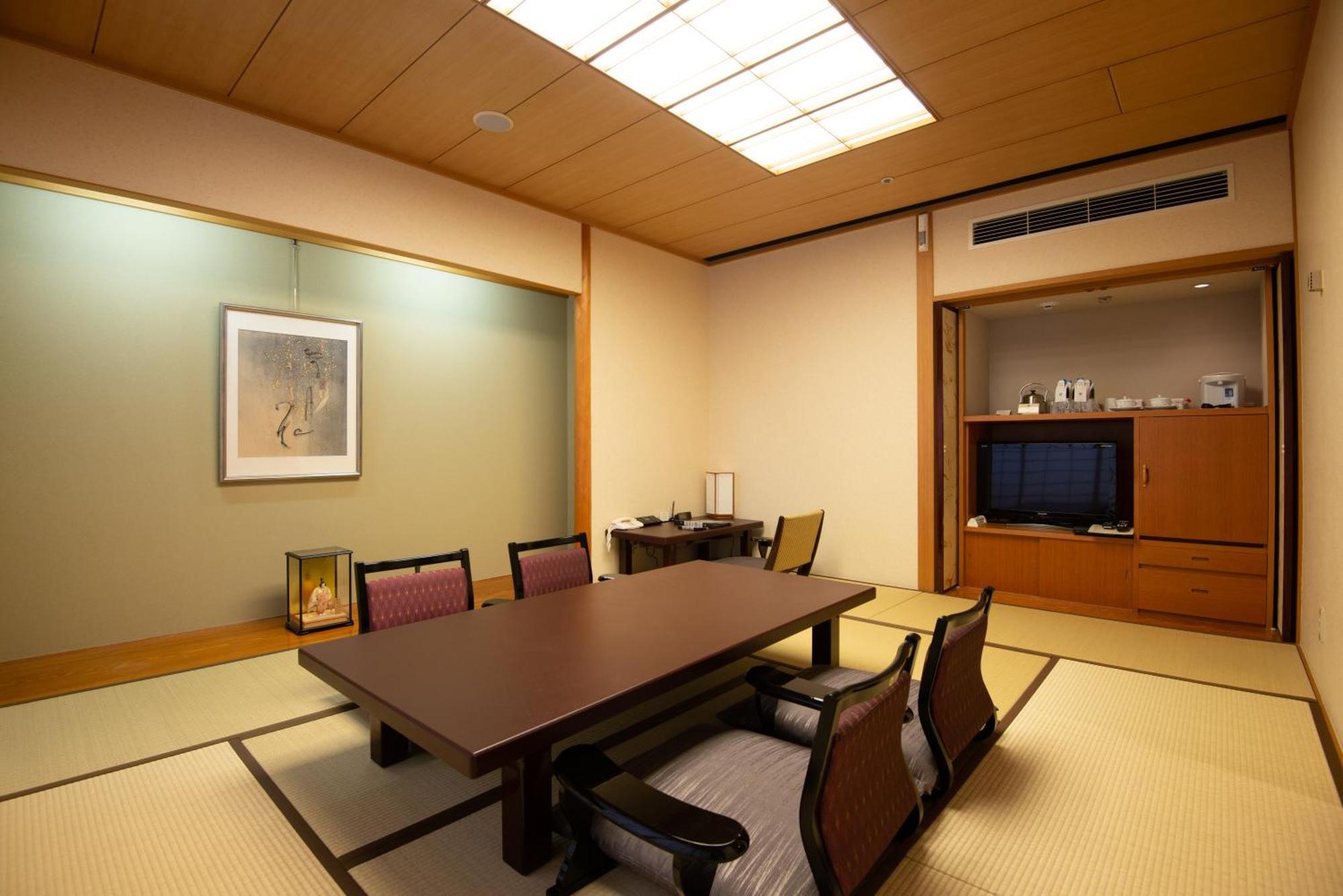 Hotel Okura Fukuoka Fukuoka  Kültér fotó A Japanese-style room at the hotel