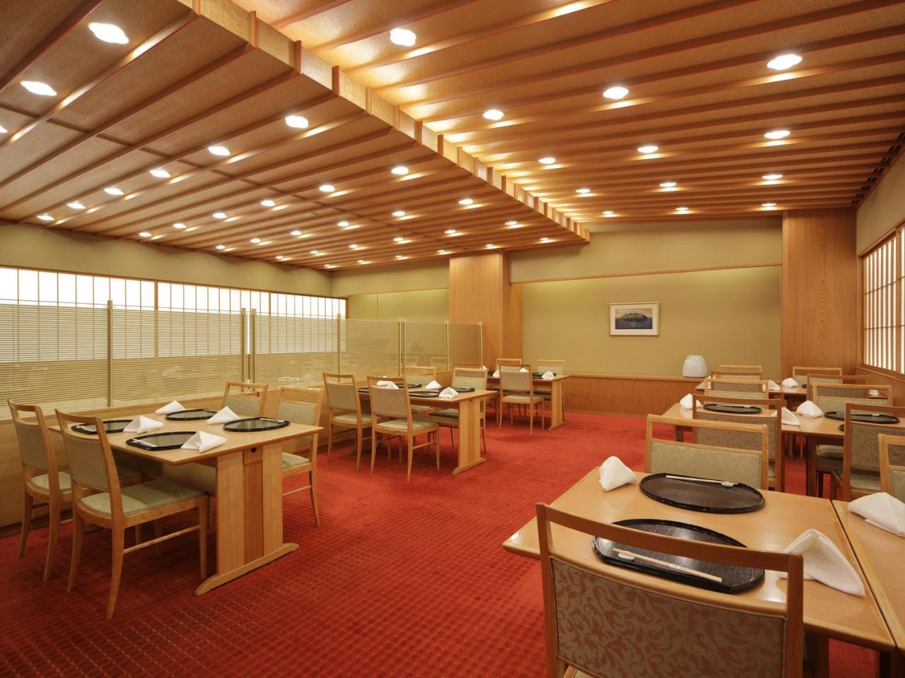 Hotel Okura Fukuoka Fukuoka  Kültér fotó Interior of a restaurant in Japan