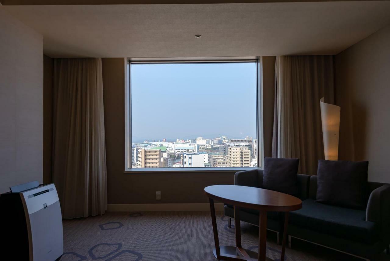 Hotel Okura Fukuoka Fukuoka  Kültér fotó A room at the hotel